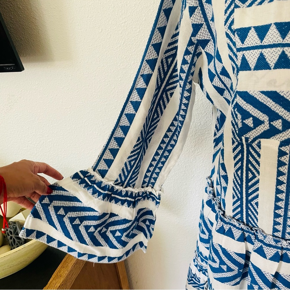En creme Blue and White Mini Dress - Picture 7 of 13